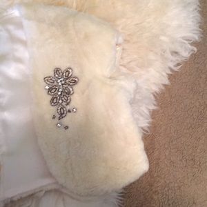 NWT Amazing embellished faux fur shrug